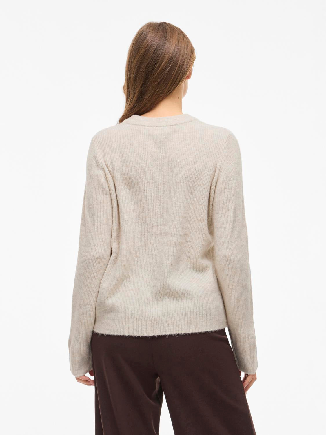 model_shot-back